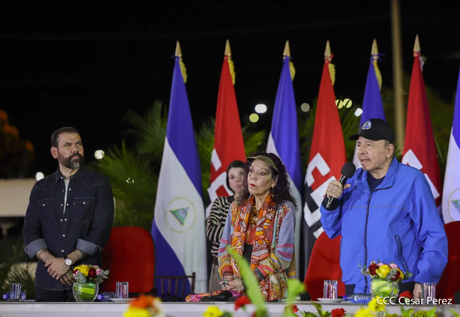 Cooperativas de Nicaragua reciben nuevas unidades de autobuses y microbuses de China