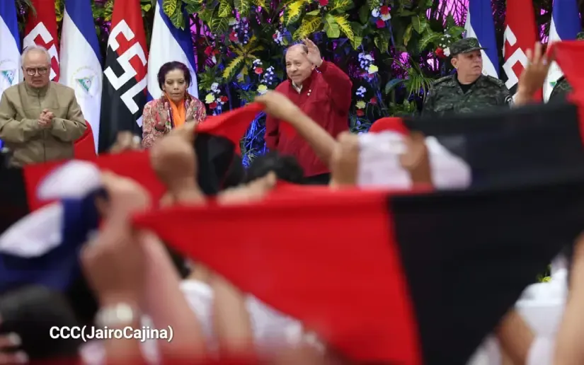 Entrega del Hospital Sandino Nuevo Amanecer en saludo al General de Hombres y Mujeres Libres
