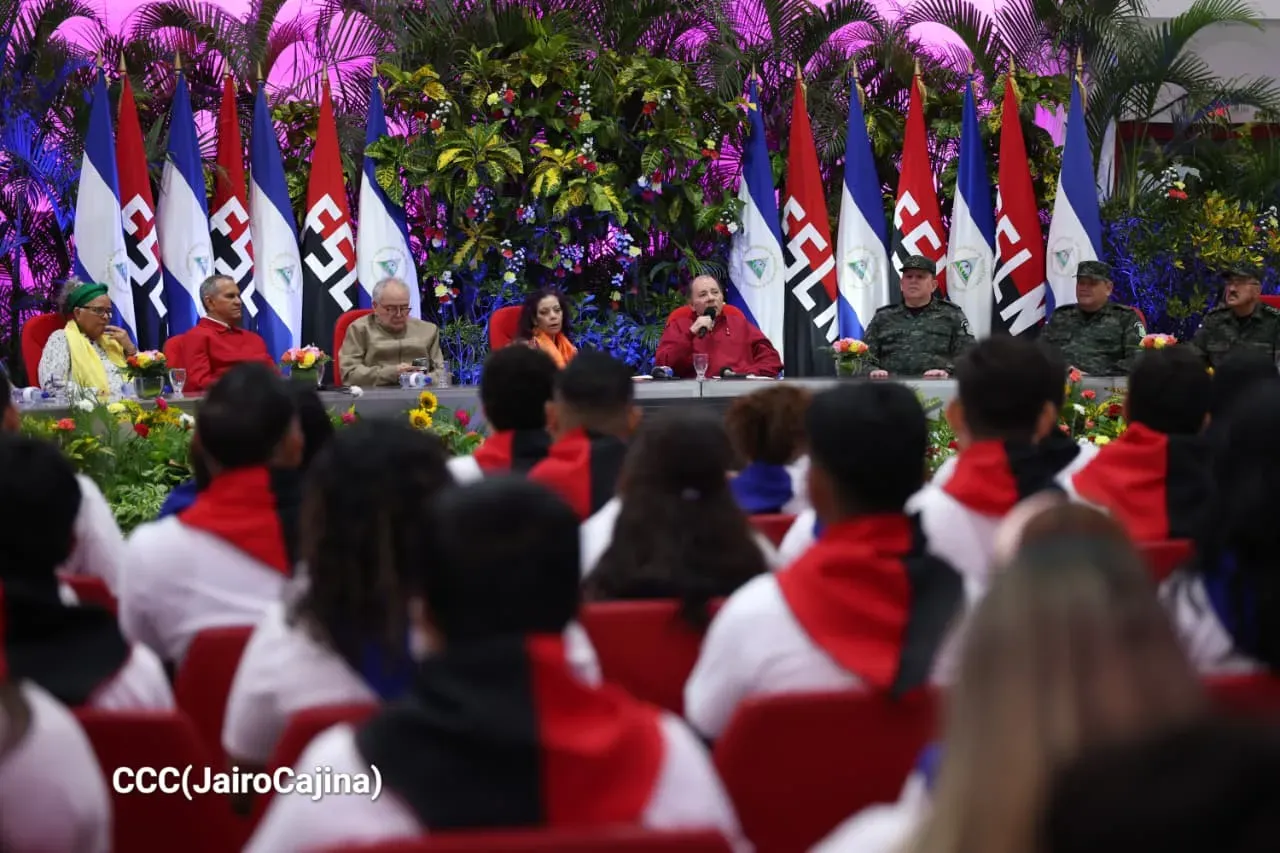 Entrega del Hospital Sandino Nuevo Amanecer en saludo al General de Hombres y Mujeres Libres