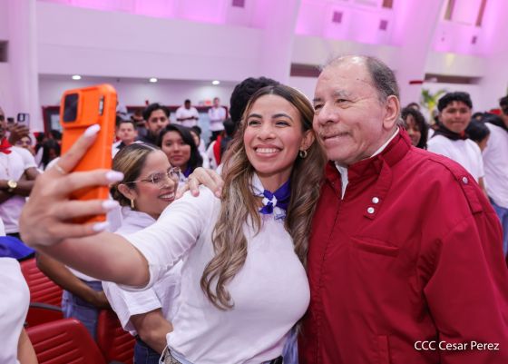 Entrega del Hospital Sandino Nuevo Amanecer en saludo al General de Hombres y Mujeres Libres