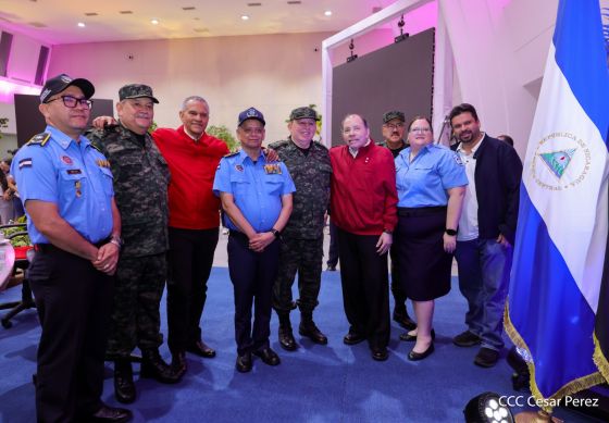 Entrega del Hospital Sandino Nuevo Amanecer en saludo al General de Hombres y Mujeres Libres