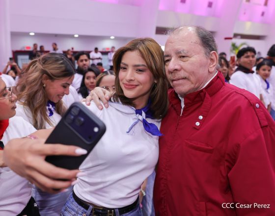 Entrega del Hospital Sandino Nuevo Amanecer en saludo al General de Hombres y Mujeres Libres
