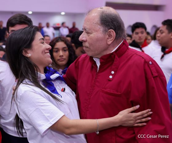 Entrega del Hospital Sandino Nuevo Amanecer en saludo al General de Hombres y Mujeres Libres