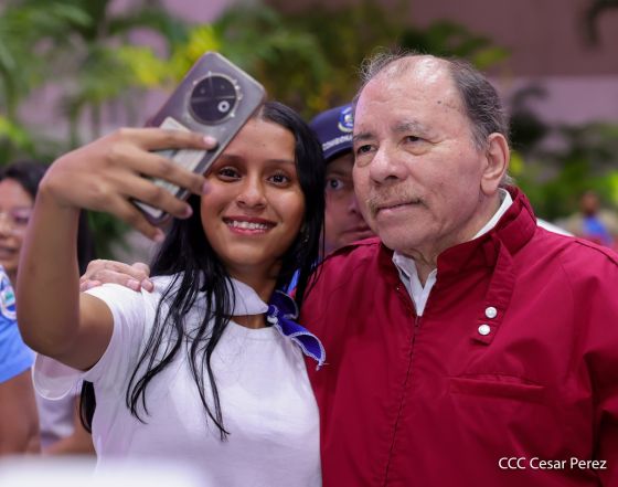 Entrega del Hospital Sandino Nuevo Amanecer en saludo al General de Hombres y Mujeres Libres
