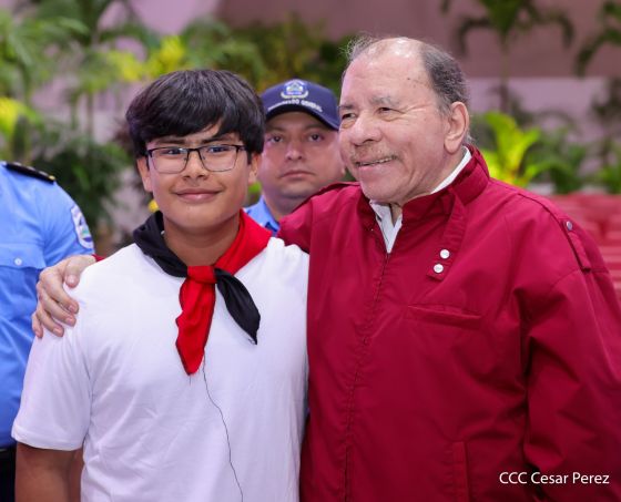 Entrega del Hospital Sandino Nuevo Amanecer en saludo al General de Hombres y Mujeres Libres