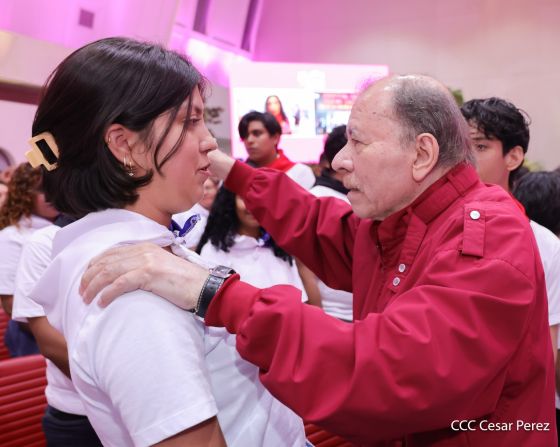 Entrega del Hospital Sandino Nuevo Amanecer en saludo al General de Hombres y Mujeres Libres
