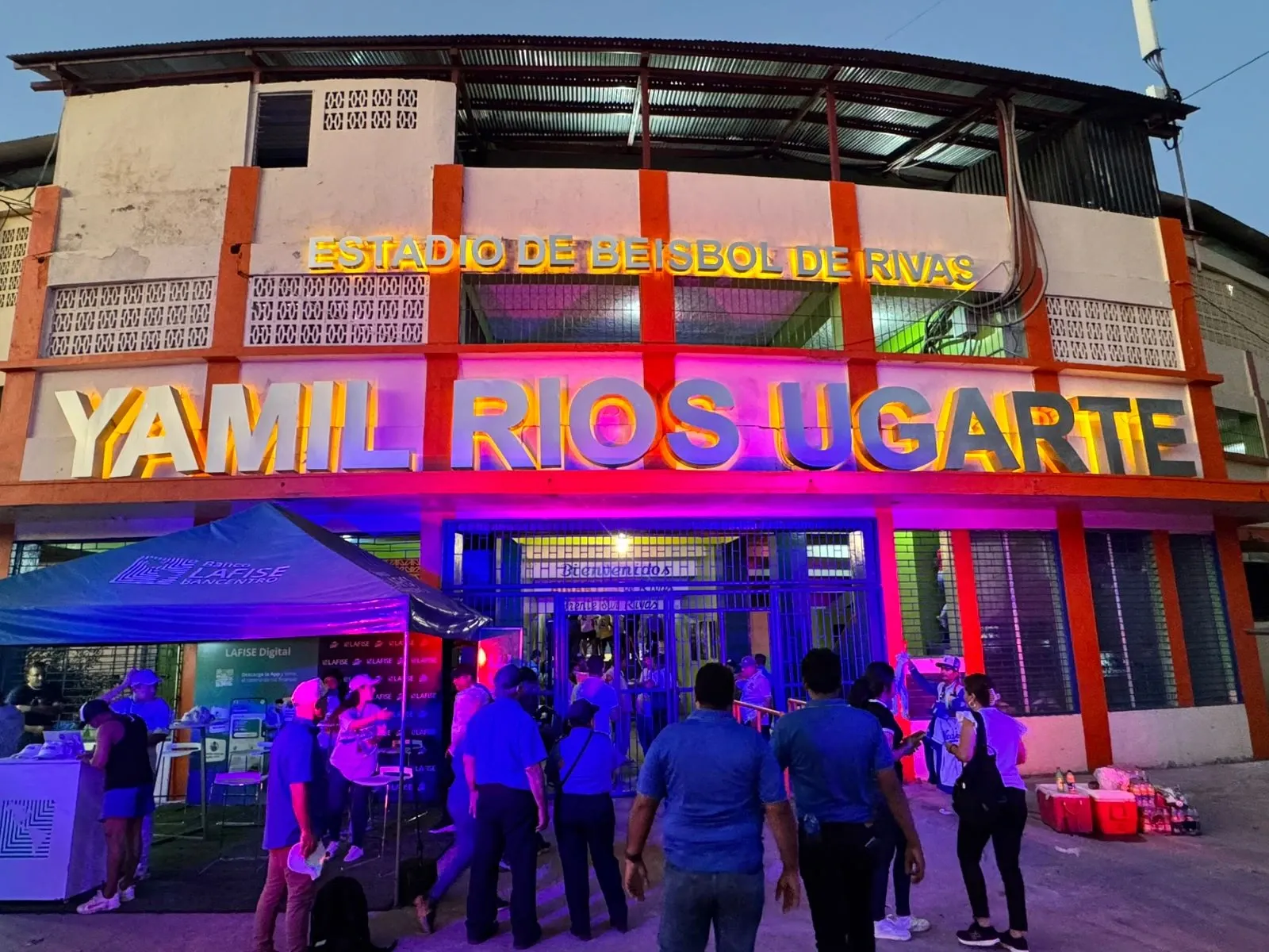Estadio Yamil Ríos Ugarte recibe la intensidad del béisbol entre Nicaragua y Cuba
