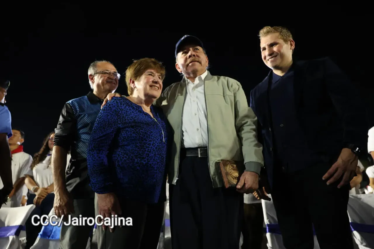 Acto central de celebración de Abril: Mes de la Paz