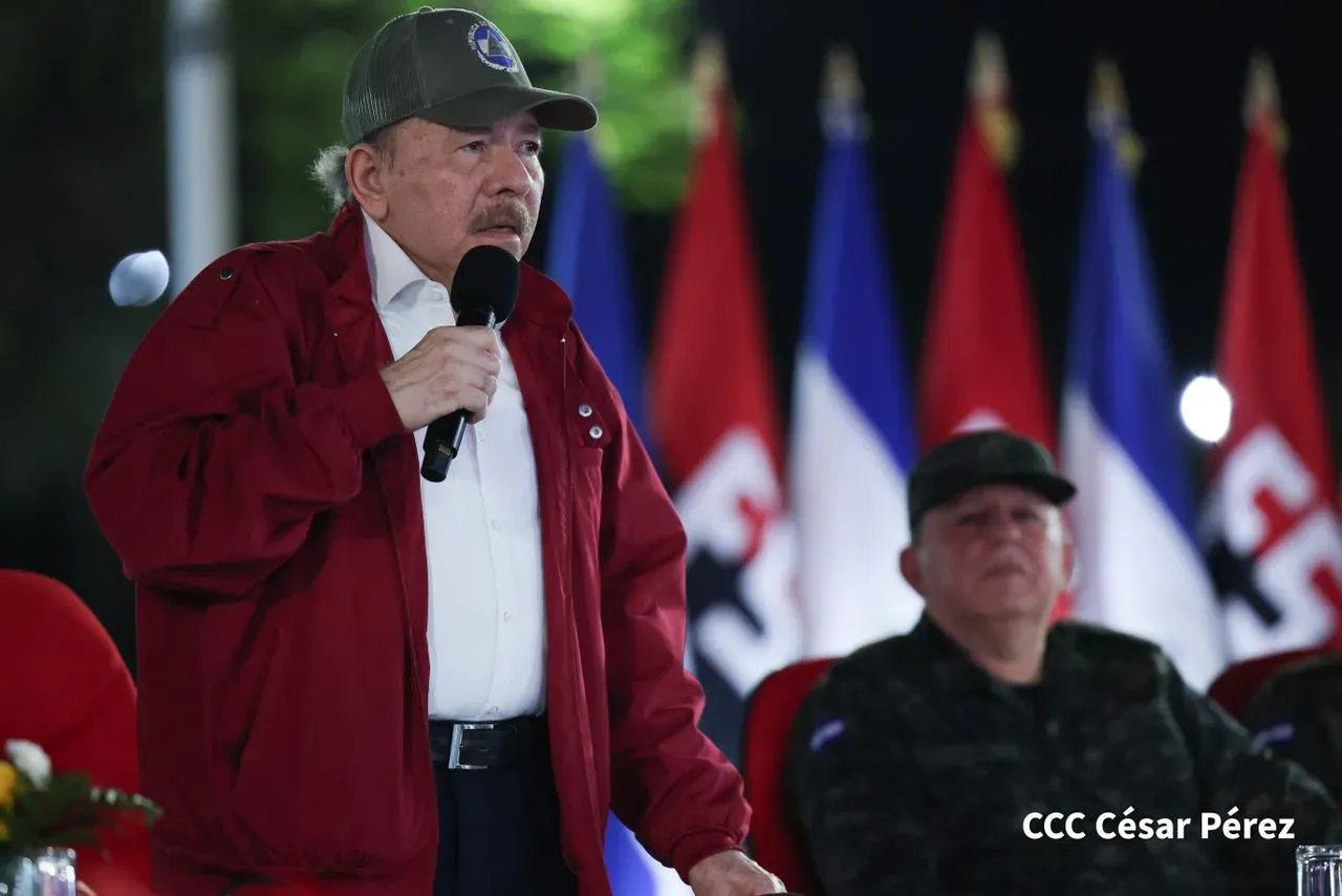 Daniel y Rosario presiden Acto Central por el Día de la Dignidad Nacional