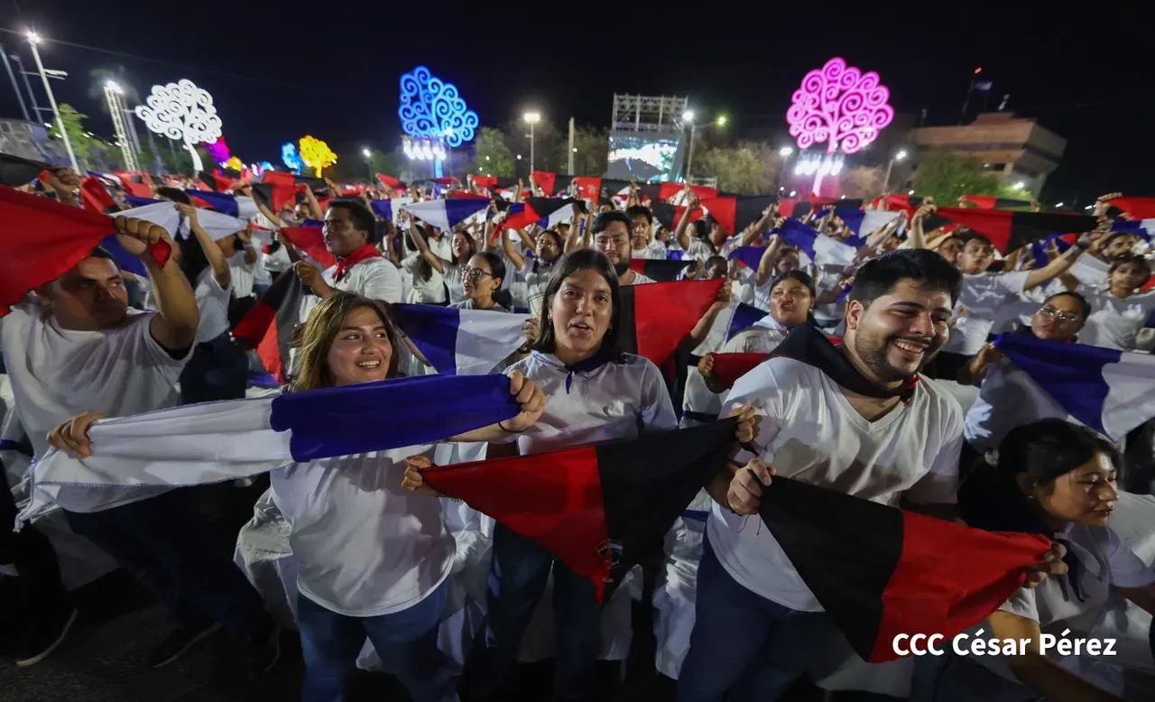 Daniel y Rosario presiden Acto Central por el Día de la Dignidad Nacional