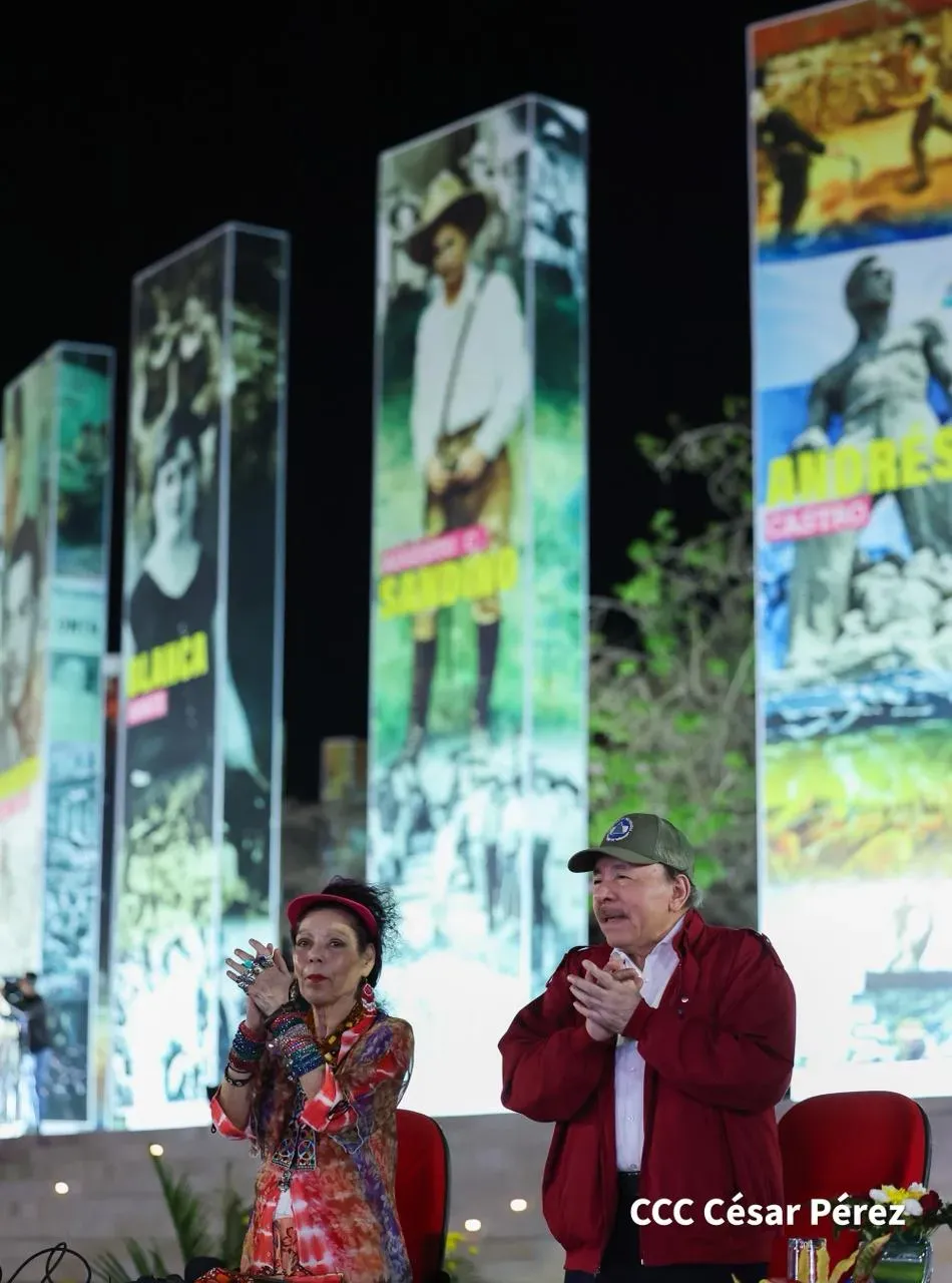 Daniel y Rosario presiden Acto Central por el Día de la Dignidad Nacional