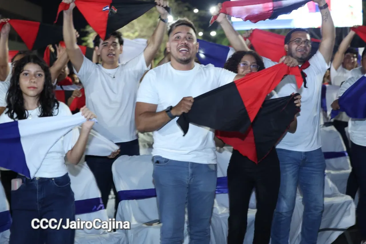 Daniel y Rosario presiden Acto Central por el Día de la Dignidad Nacional