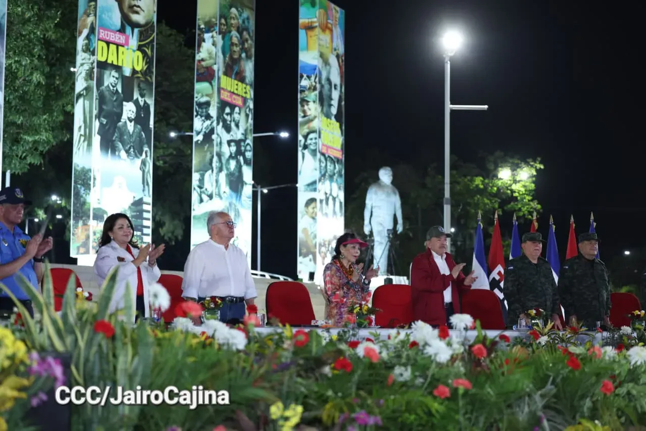 Daniel y Rosario presiden Acto Central por el Día de la Dignidad Nacional