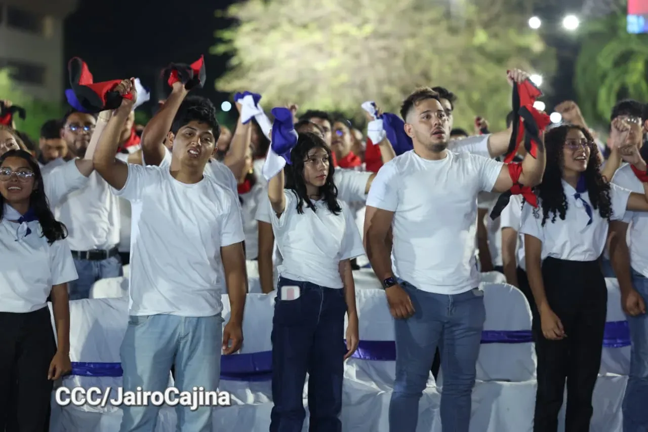 Daniel y Rosario presiden Acto Central por el Día de la Dignidad Nacional