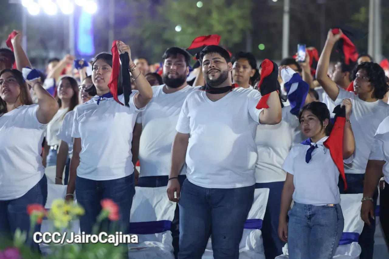 Daniel y Rosario presiden Acto Central por el Día de la Dignidad Nacional