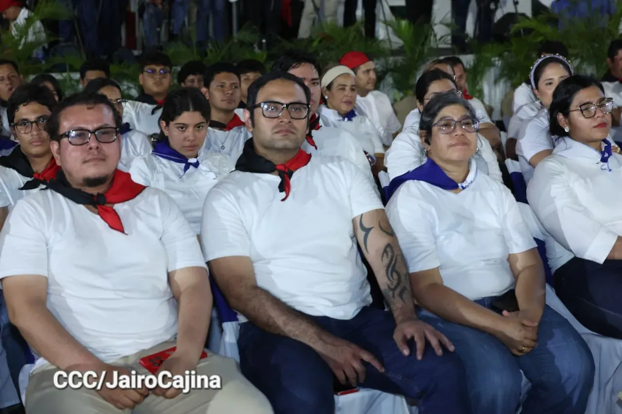 Daniel y Rosario presiden Acto Central por el Día de la Dignidad Nacional