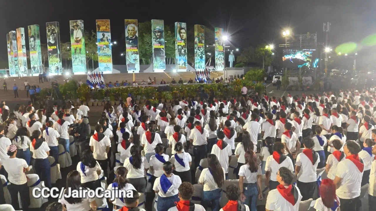 Daniel y Rosario presiden Acto Central por el Día de la Dignidad Nacional