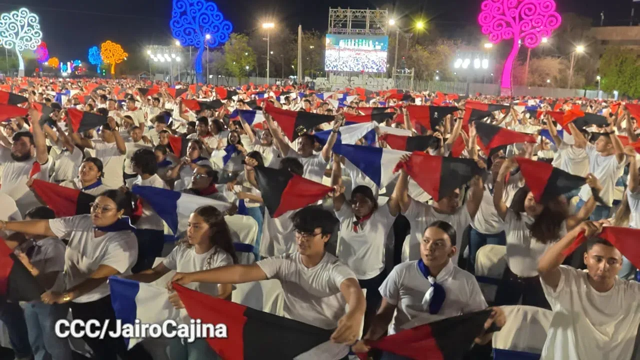 Daniel y Rosario presiden Acto Central por el Día de la Dignidad Nacional