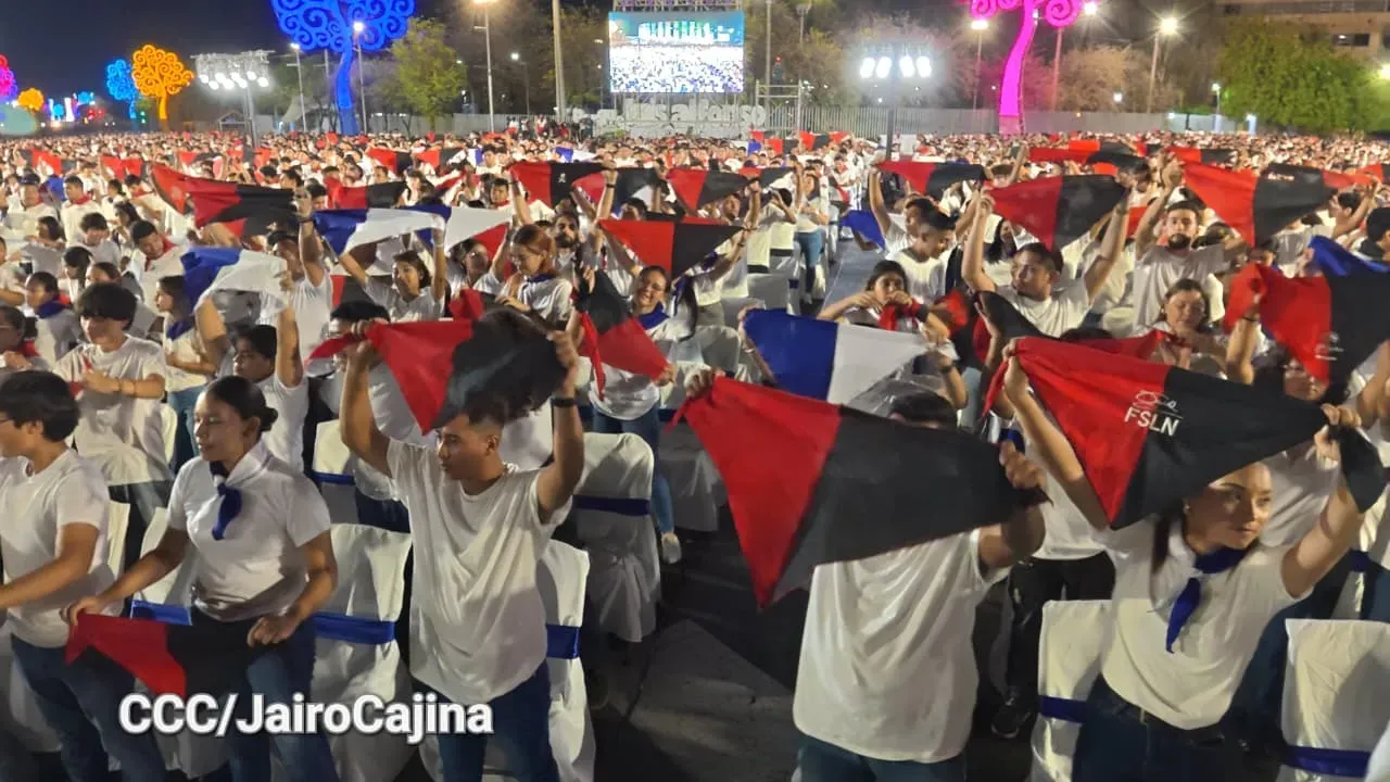 Daniel y Rosario presiden Acto Central por el Día de la Dignidad Nacional