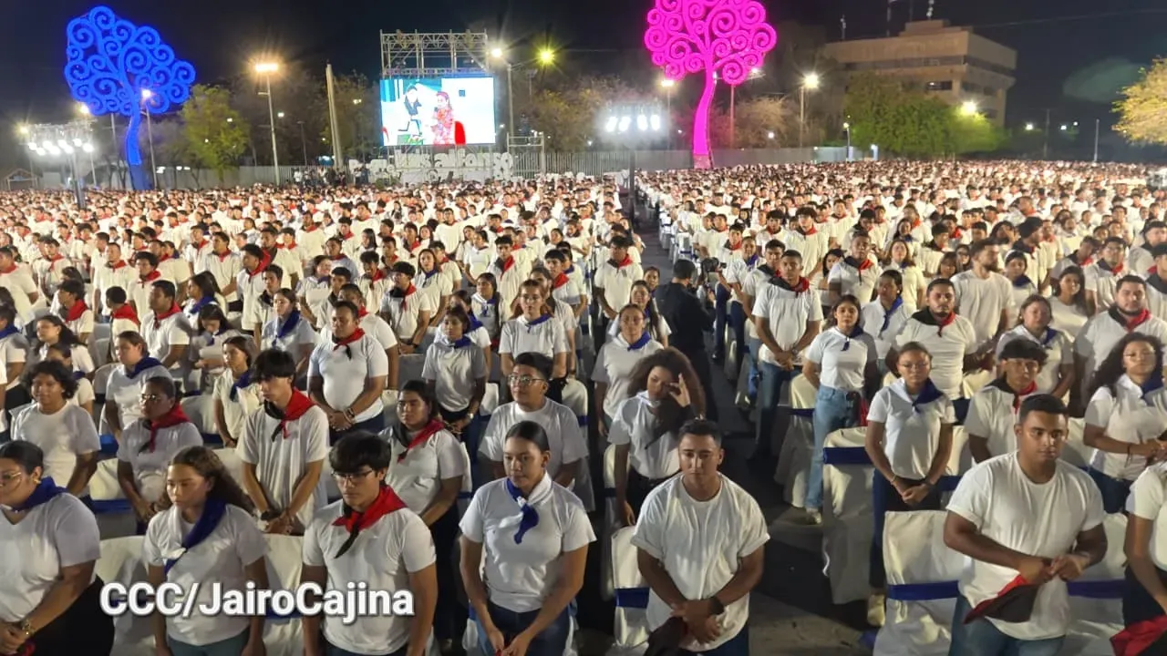 Daniel y Rosario presiden Acto Central por el Día de la Dignidad Nacional