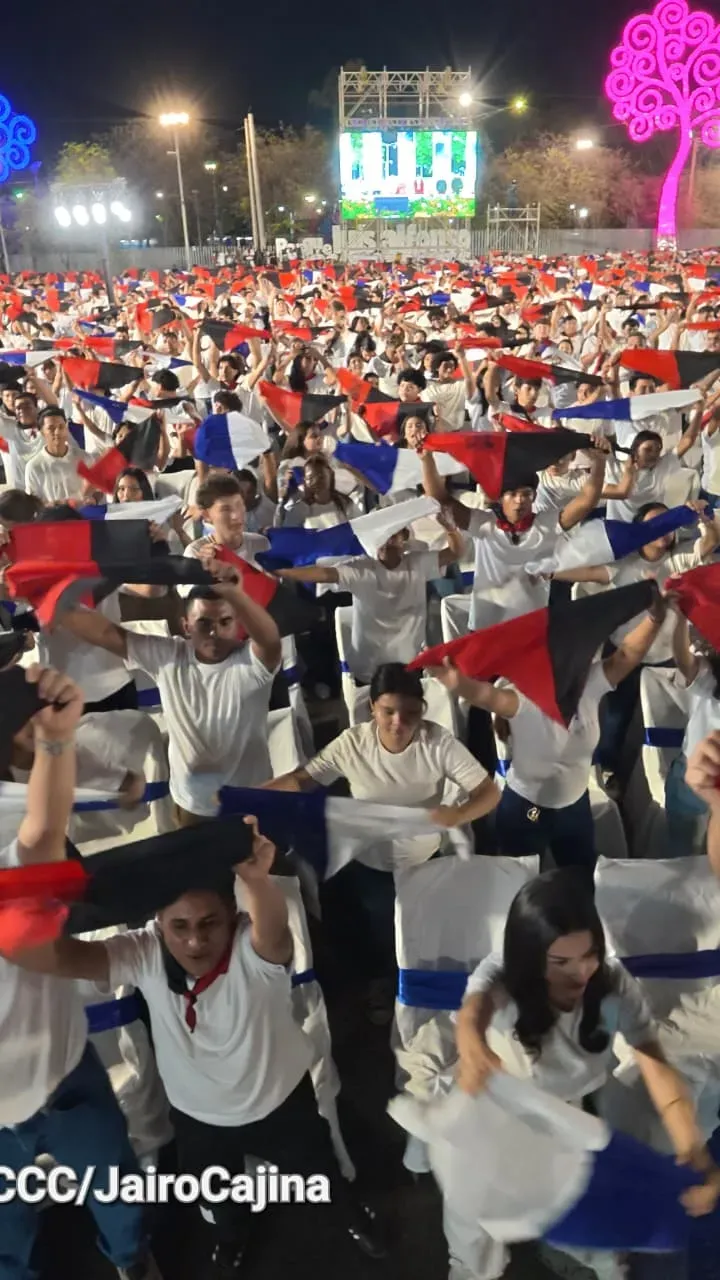 Daniel y Rosario presiden Acto Central por el Día de la Dignidad Nacional