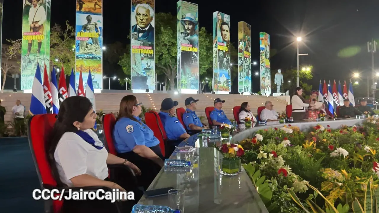 Daniel y Rosario presiden Acto Central por el Día de la Dignidad Nacional