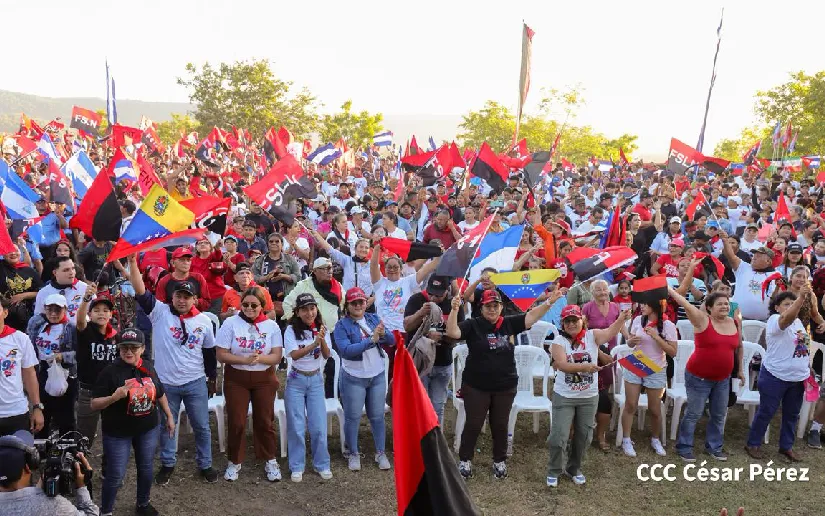 Multitudinaria caminata recuerda la histórica toma del Fortín de Acosasco en León
