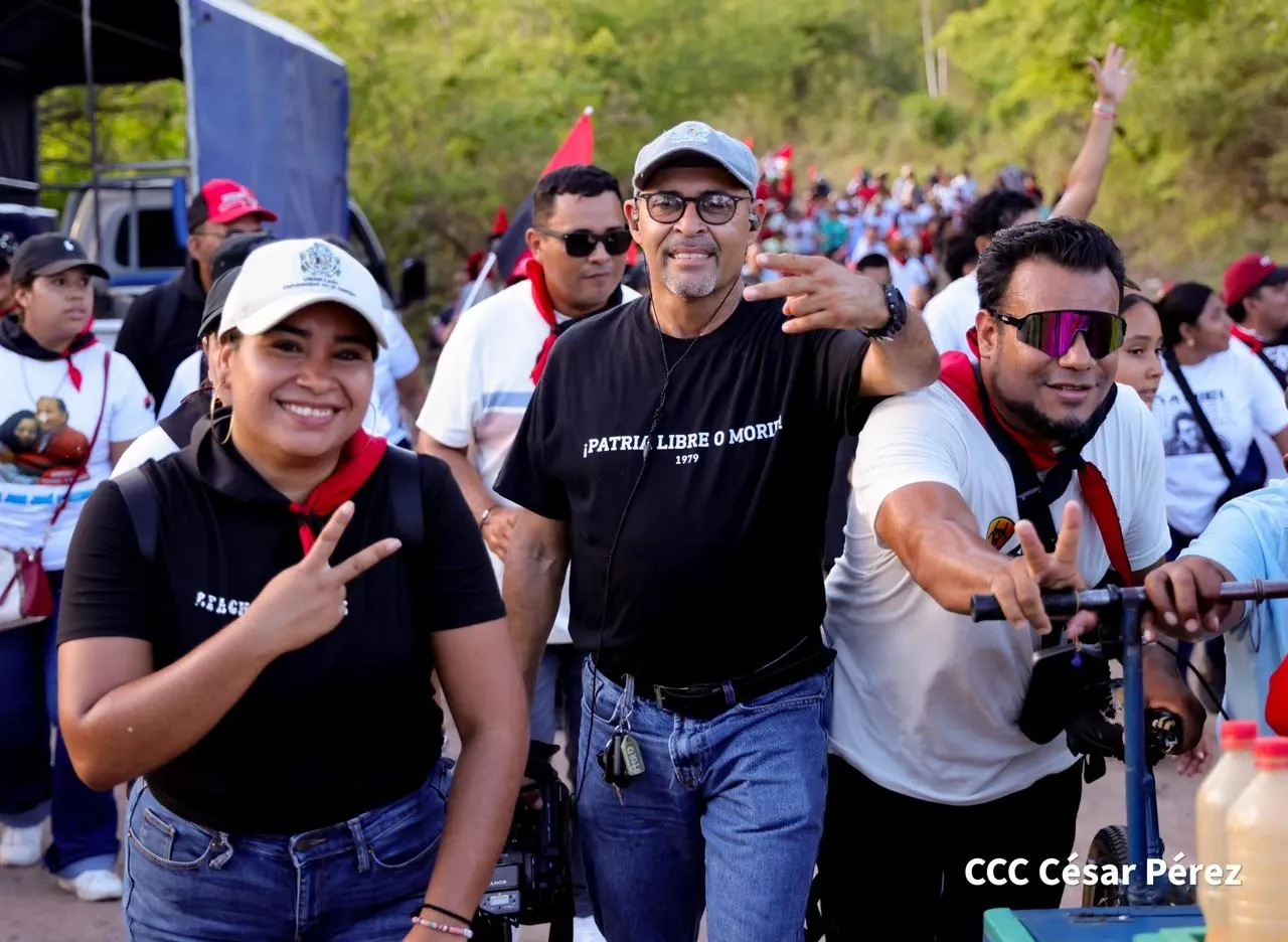 Multitudinaria caminata recuerda la histórica toma del Fortín de Acosasco en León