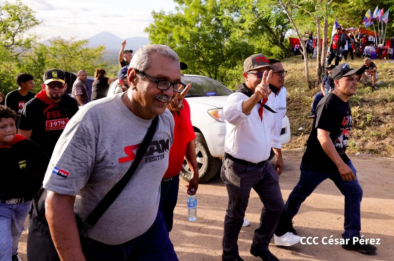 Multitudinaria caminata recuerda la histórica toma del Fortín de Acosasco en León