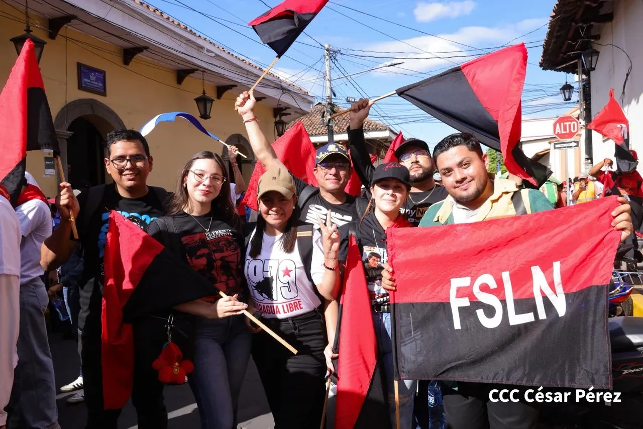 Multitudinaria caminata recuerda la histórica toma del Fortín de Acosasco en León