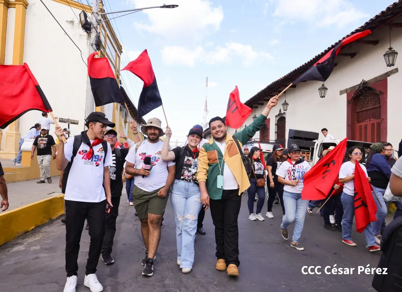 Multitudinaria caminata recuerda la histórica toma del Fortín de Acosasco en León