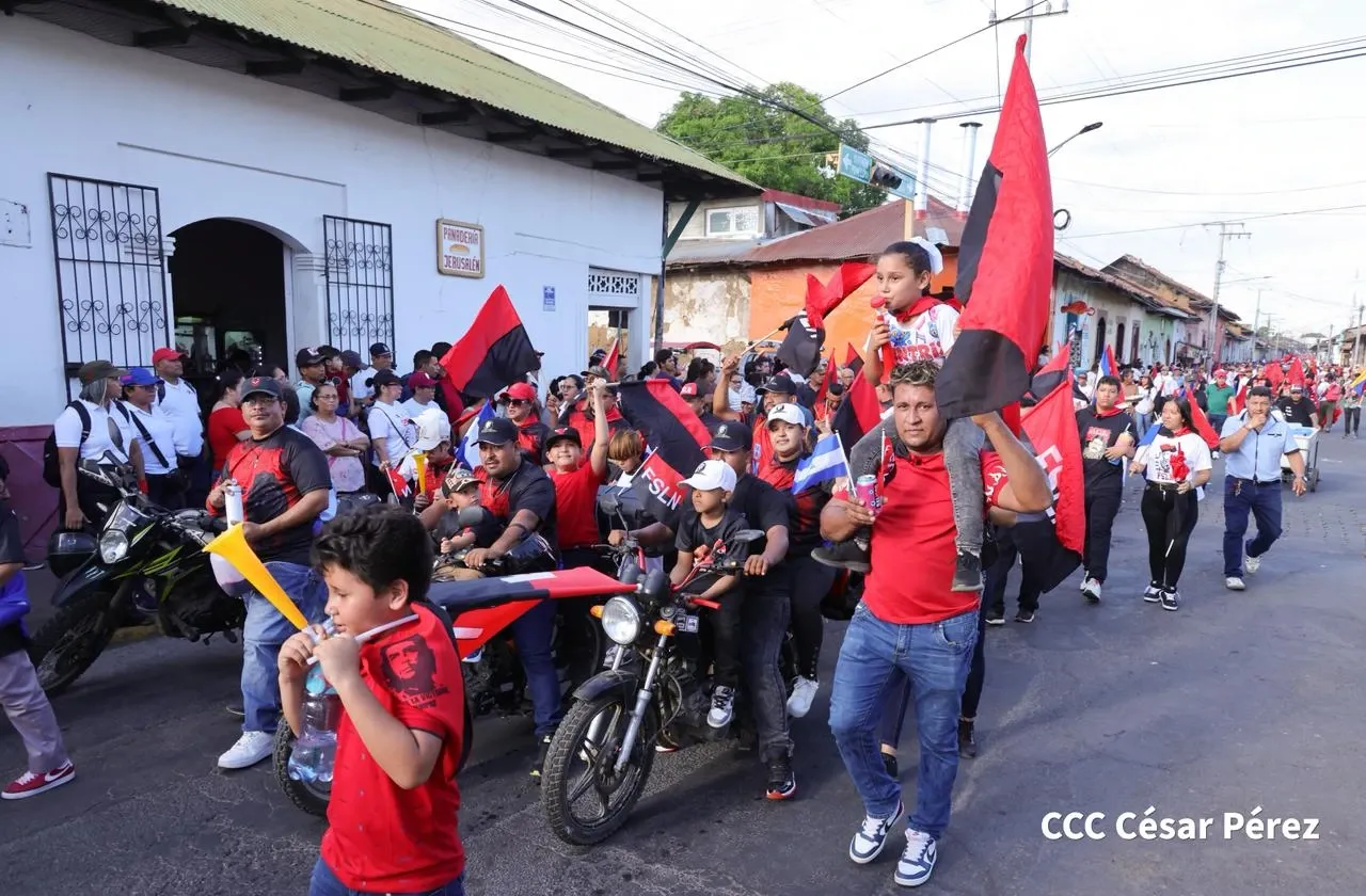 Multitudinaria caminata recuerda la histórica toma del Fortín de Acosasco en León
