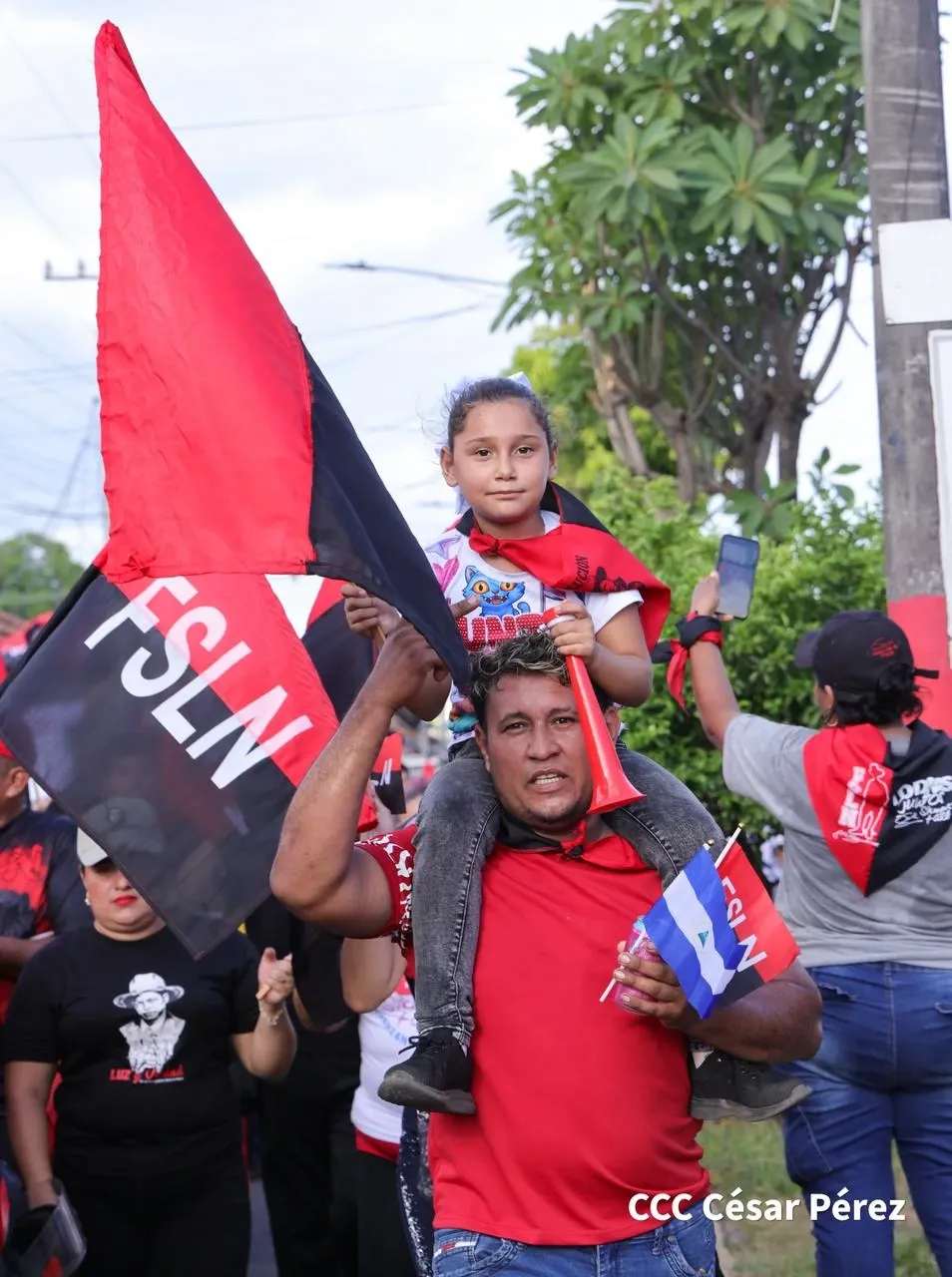 Multitudinaria caminata recuerda la histórica toma del Fortín de Acosasco en León