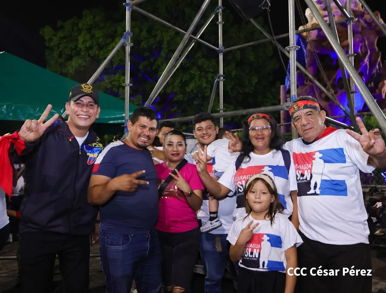 Familias protagonizan vigilias por el 47.° aniversario de la Revolución