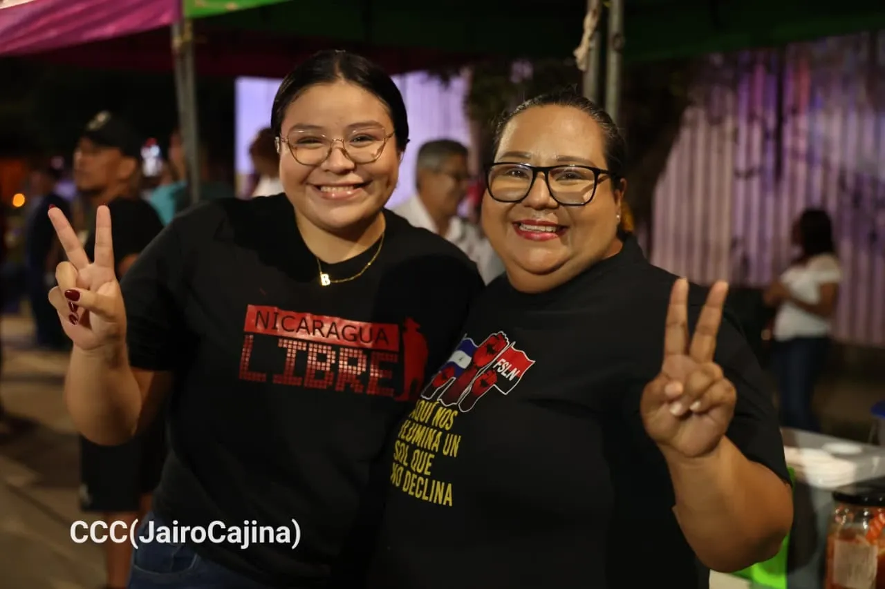 Familias protagonizan vigilias por el 47.° aniversario de la Revolución