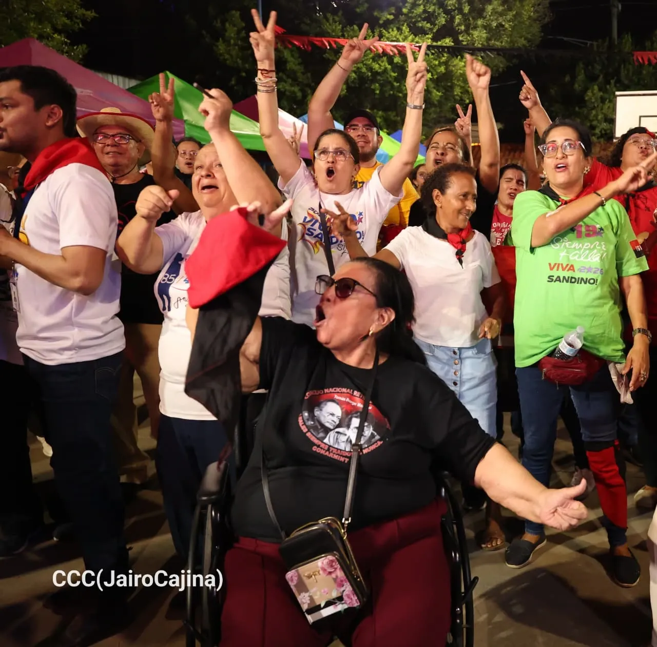 Familias protagonizan vigilias por el 47.° aniversario de la Revolución