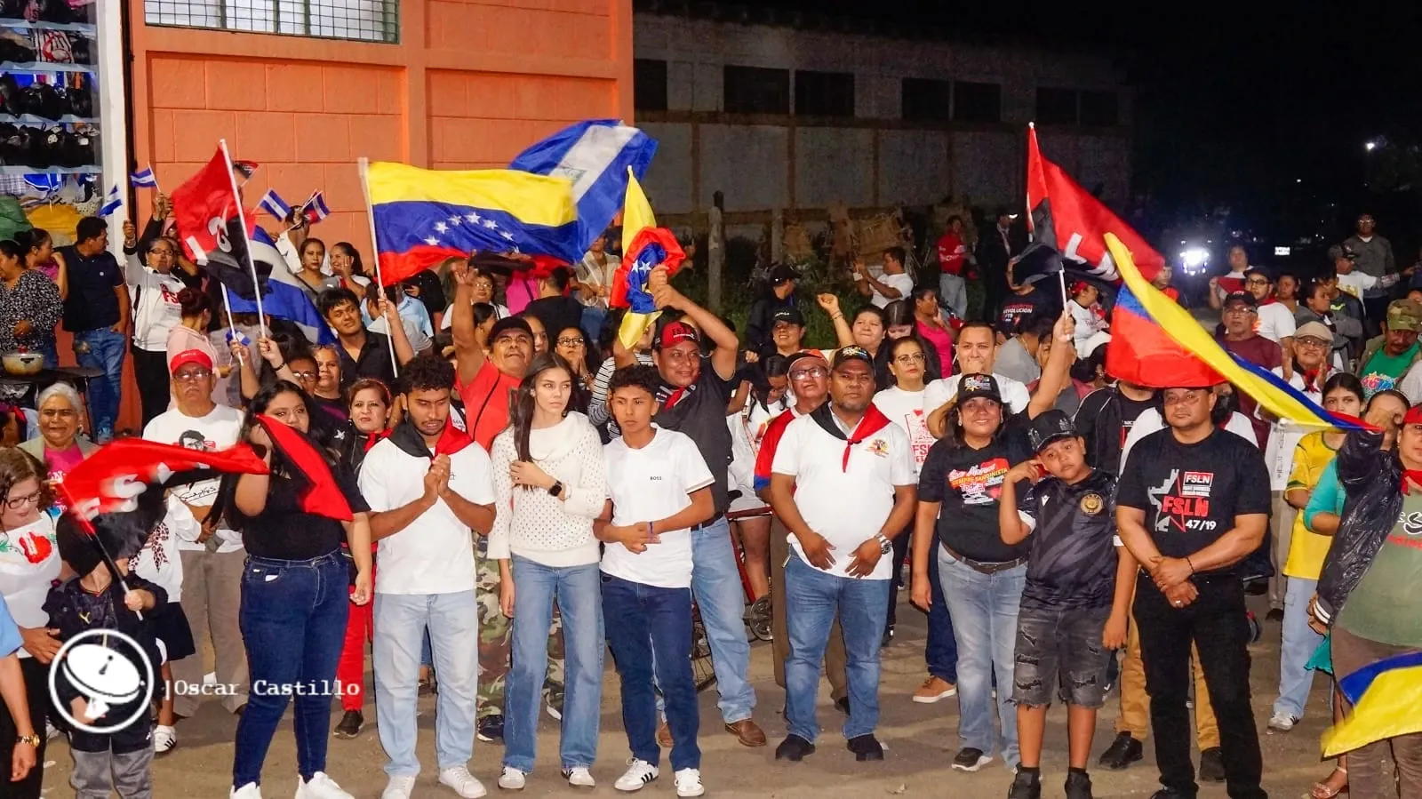 Familias protagonizan vigilias por el 47.° aniversario de la Revolución