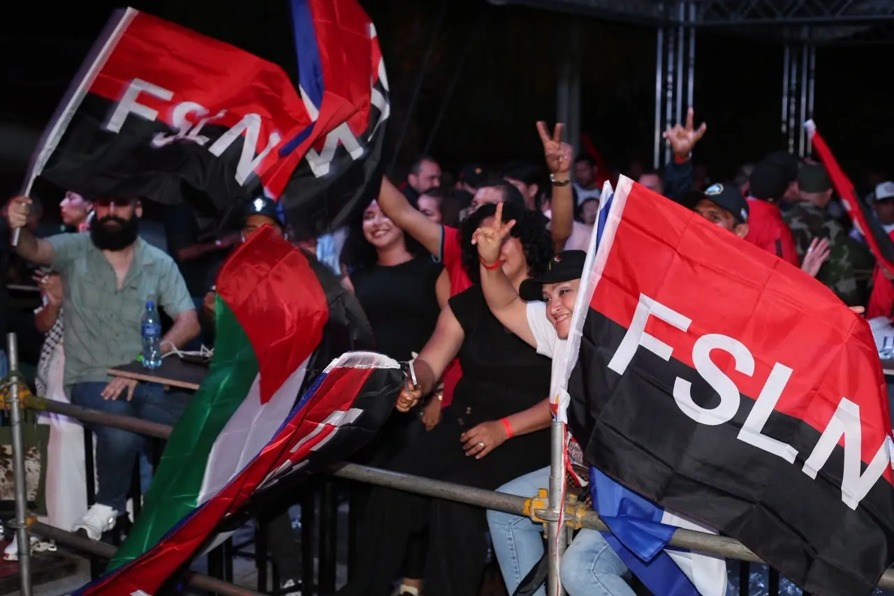 Familias protagonizan vigilias por el 47.° aniversario de la Revolución