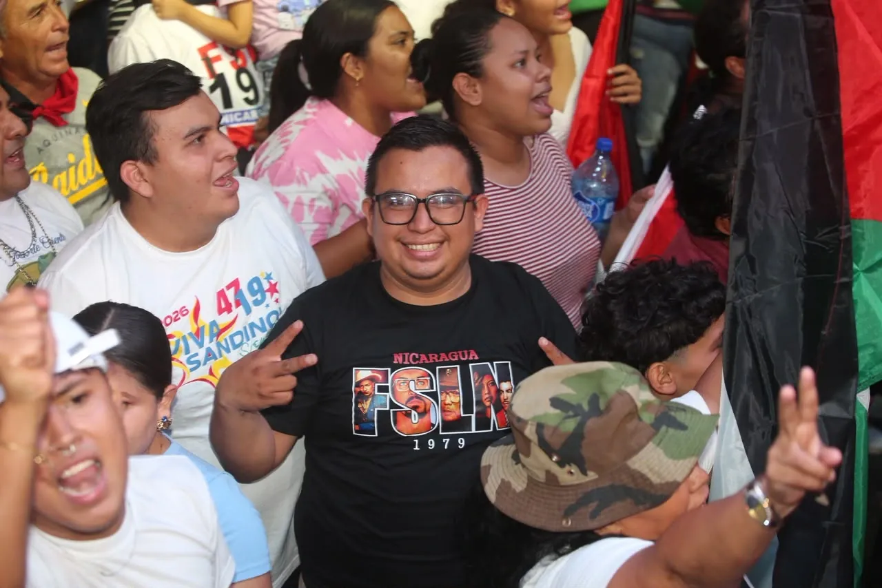Familias protagonizan vigilias por el 47.° aniversario de la Revolución