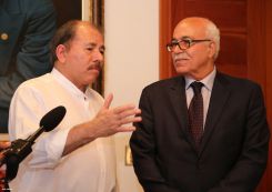 Comandante-Presidente Daniel se reúne con representante del presidente Mahmoud Abbas