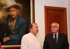 Comandante-Presidente Daniel se reúne con representante del presidente Mahmoud Abbas