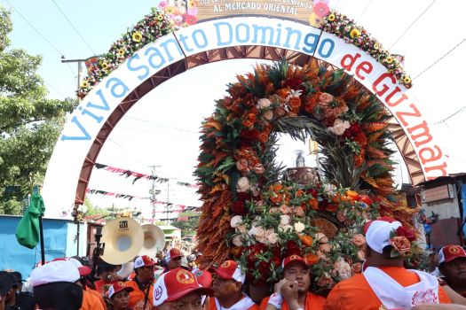 Santo Domingo de Guzmán regresa a su morada en Las Sierritas