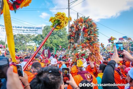 Santo Domingo de Guzmán regresa a su morada en Las Sierritas