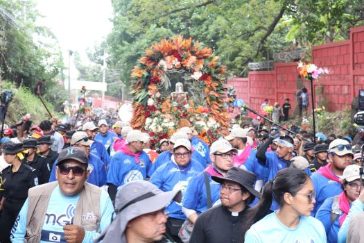 Santo Domingo de Guzmán regresa a su morada en Las Sierritas