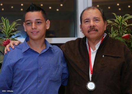 Daniel se reúne con campeones del Torneo Panamericano de Beisbol Infantil AA