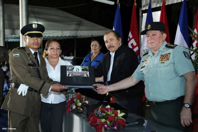 Daniel y Rosario presiden graduación de cadetes del Ejército