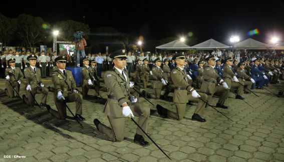 Daniel y Rosario presiden graduación de cadetes del Ejército