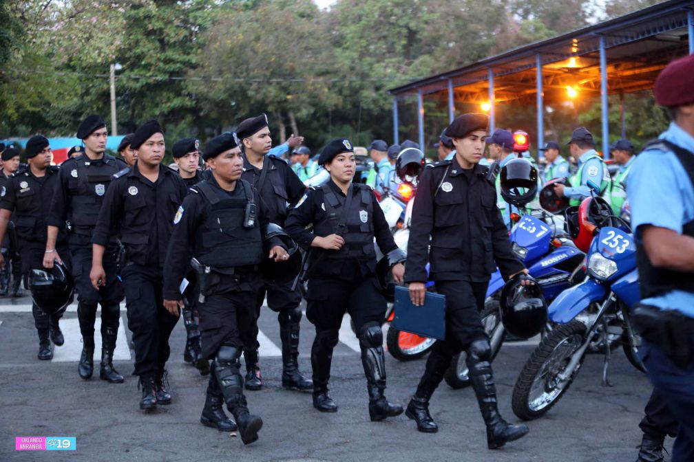 Policía Nacional resguarda inicio Año Escolar 2015
