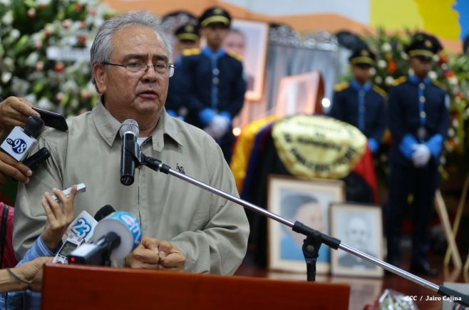 Continúan honras póstumas al Rector Magnífico Elmer Cisneros