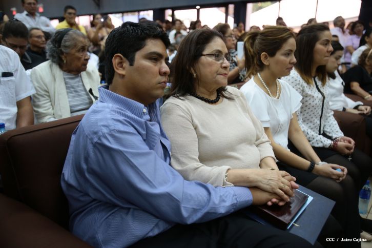 Continúan honras póstumas al Rector Magnífico Elmer Cisneros